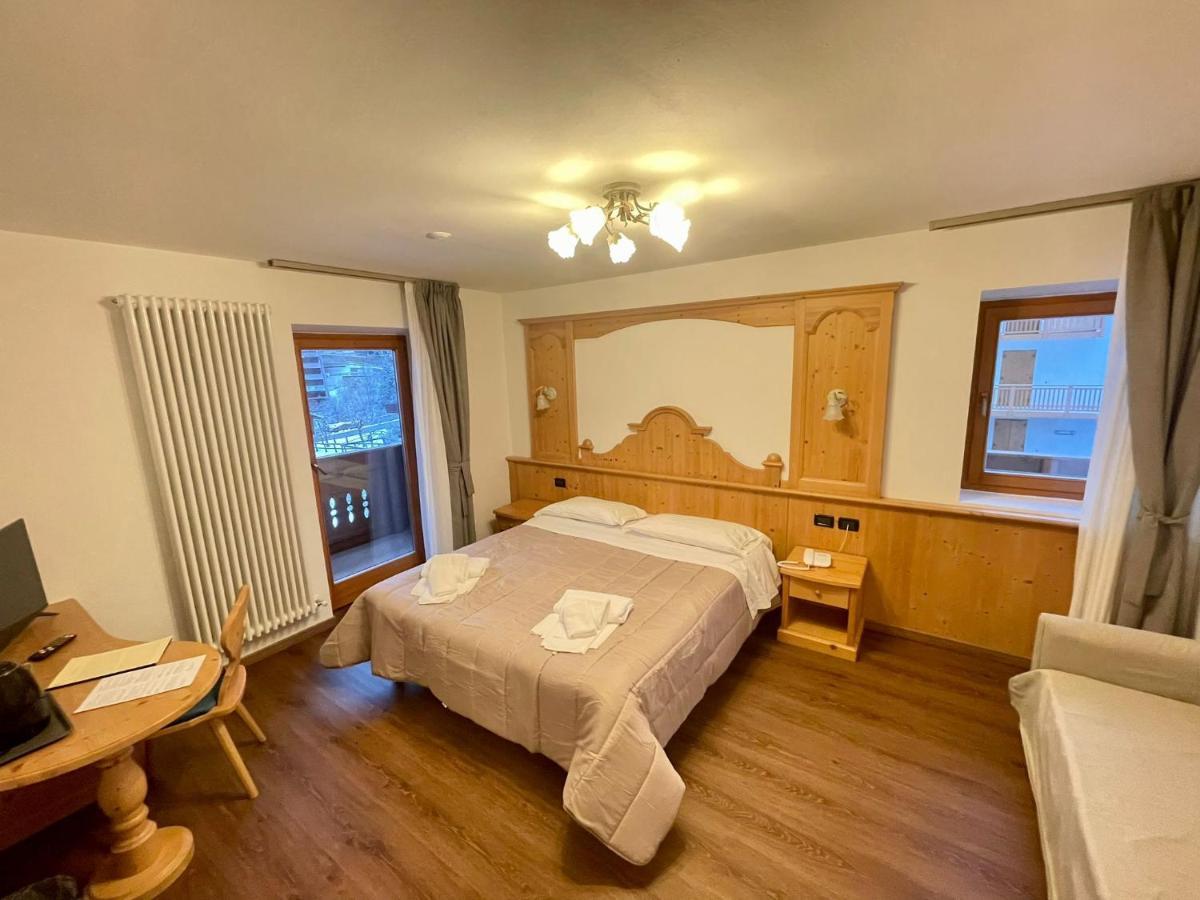 Hotel Villa Aurora San Martino Di Castrozza Esterno foto