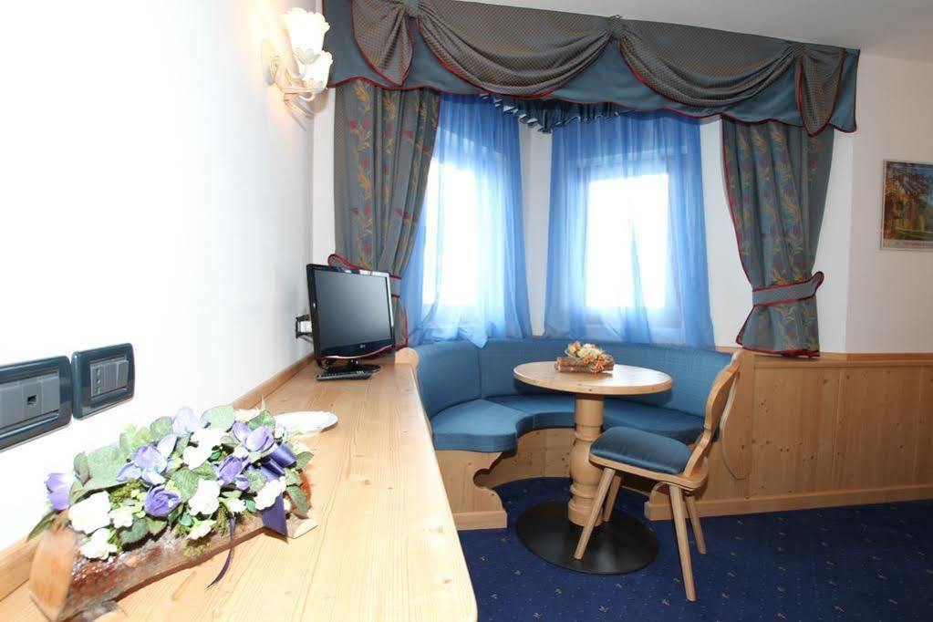 Hotel Villa Aurora San Martino Di Castrozza Esterno foto