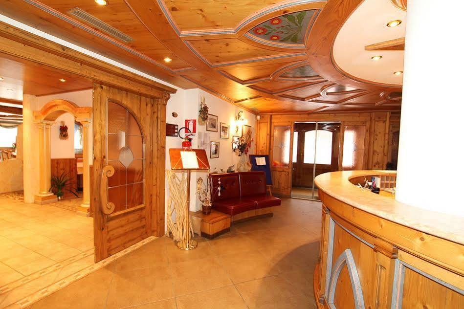 Hotel Villa Aurora San Martino Di Castrozza Esterno foto