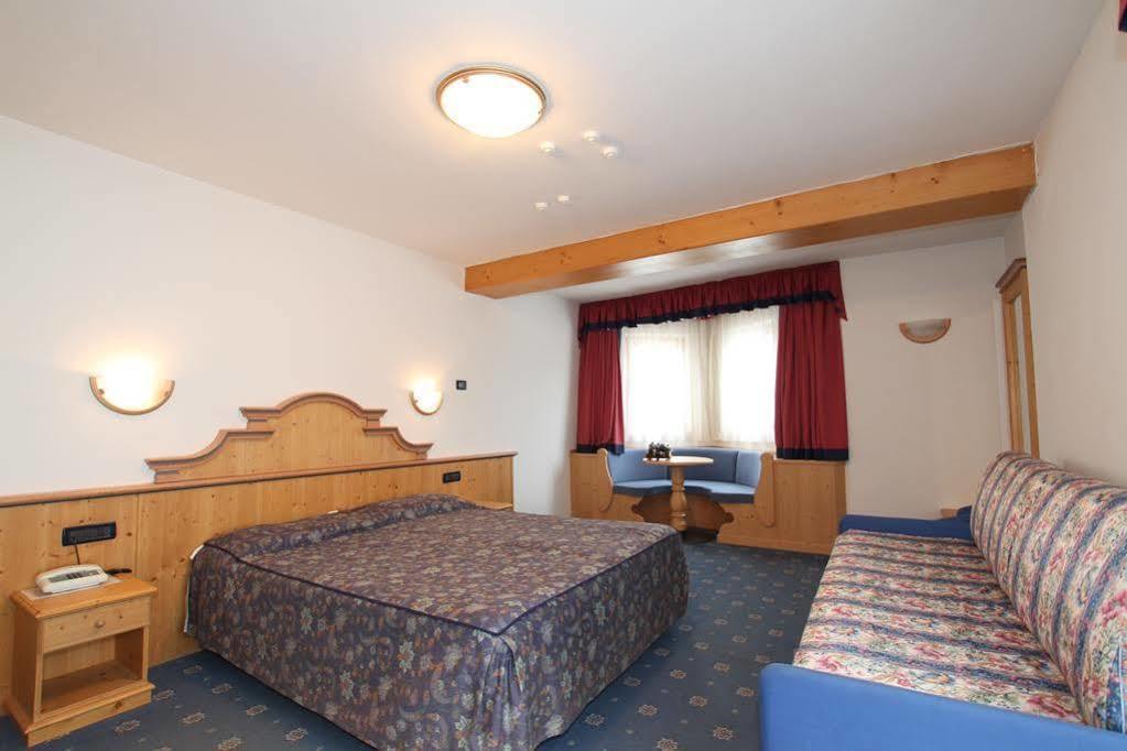 Hotel Villa Aurora San Martino Di Castrozza Esterno foto